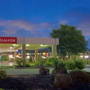 Ramada By Wyndham North Hotel Louisville